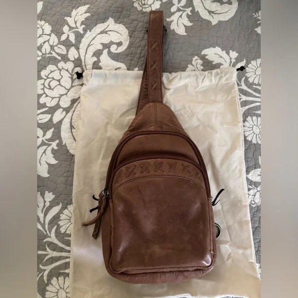 Lady Conceal crossbody sling - Picture 1 of 3